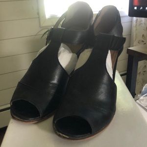 Black Peep toe sandals